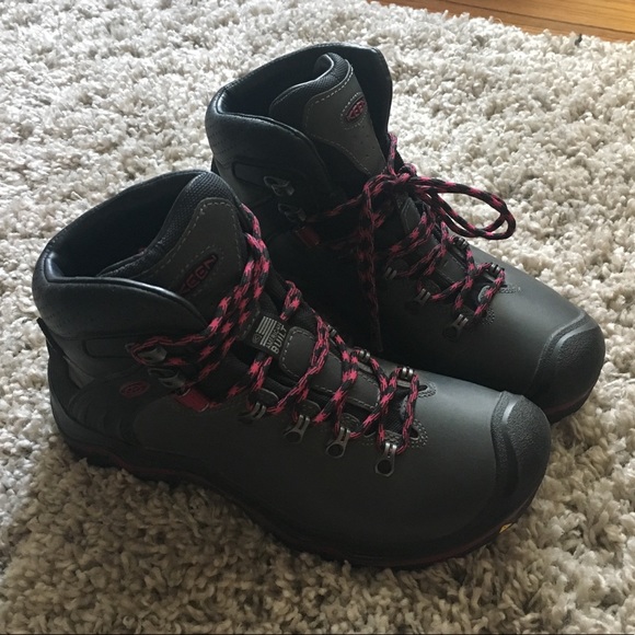 keen liberty ridge hiking boots